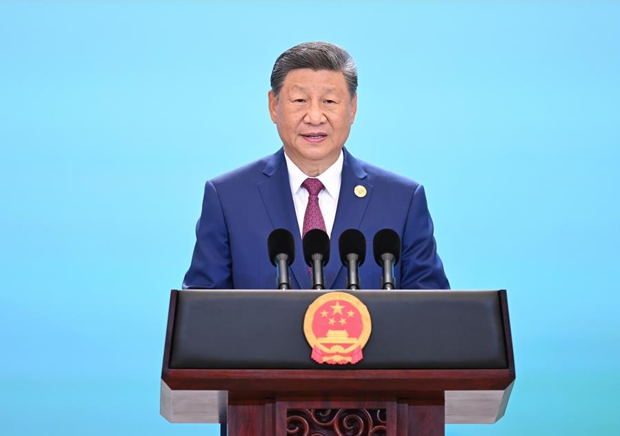 习近平和彭丽媛为出席2025年上海合作组织峰会的国际贵宾举行欢迎宴会